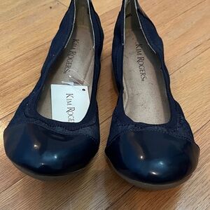 Kim Rogers Navy Blue Patent Toe Flats Sz 8M NWT